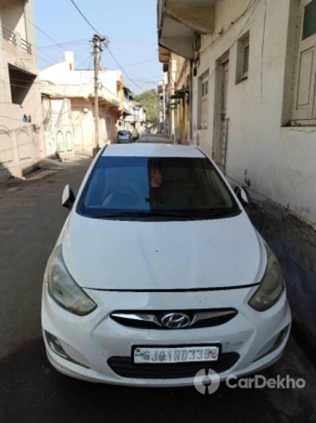 https://stimg2.cardekho.com/images/usedcarimages/large/3-2023/3654080/IMG_20221212_110359.jpg?imwidth=6400