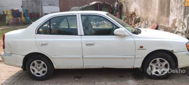 https://stimg2.cardekho.com/images/usedcarimages/large/3-2023/3654399/IMG20221205124130.jpg?imwidth=6402