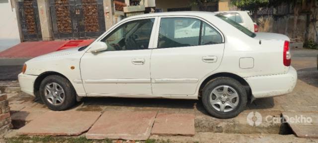 https://stimg2.cardekho.com/images/usedcarimages/large/3-2023/3654399/IMG20221205124204.jpg?imwidth=6401
