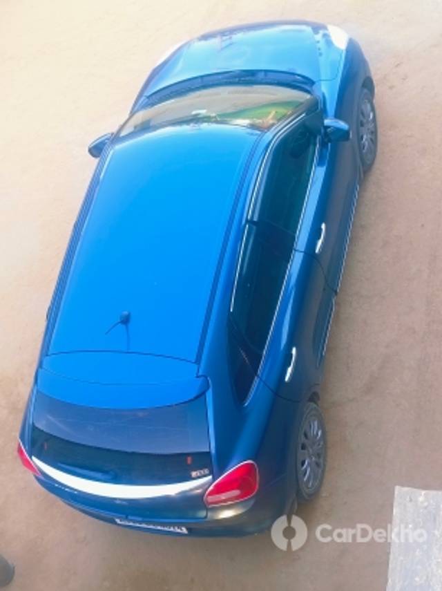 https://stimg2.cardekho.com/images/usedcarimages/large/3-2023/3654485/IMG_20230213_173651.jpg?imwidth=6401
