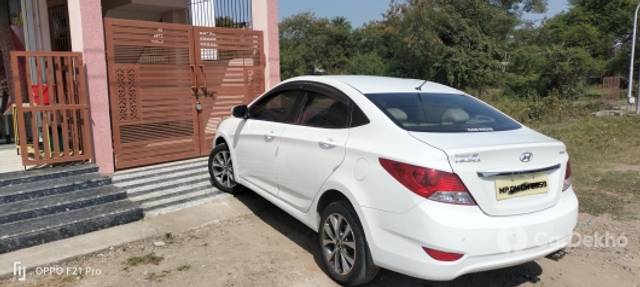 https://stimg2.cardekho.com/images/usedcarimages/large/3-2023/3654509/IMG_20230319_100943.jpg?imwidth=6401