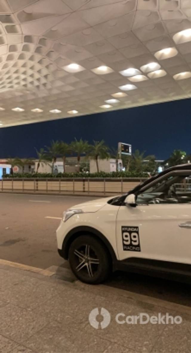 https://stimg2.cardekho.com/images/usedcarimages/large/3-2023/3654758/6522D127-8619-4E6A-80F9-BFCAC159416C.jpg?imwidth=6402