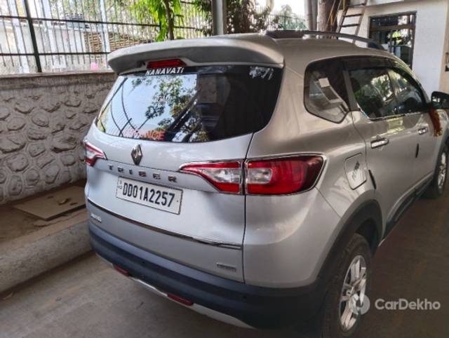 https://stimg2.cardekho.com/images/usedcarimages/large/3-2023/3654809/IMG_20230319_154649.jpg?imwidth=6401