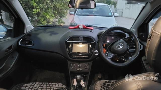 https://stimg2.cardekho.com/images/usedcarimages/large/3-2023/3654866/20230314_185728.jpg?imwidth=6401