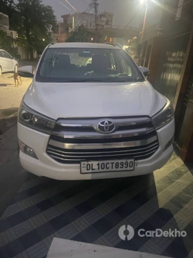 https://stimg2.cardekho.com/images/usedcarimages/large/3-2023/3655206/WhatsAppImage2023-03-19at11.26.41PM.jpg?imwidth=6401