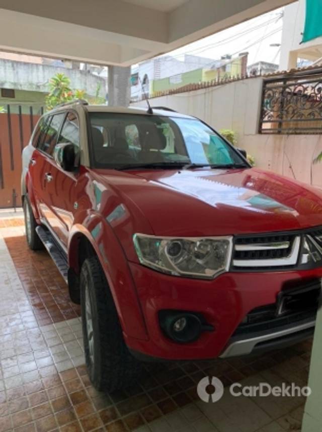 https://stimg2.cardekho.com/images/usedcarimages/large/3-2023/3655395/PHOTO-2023-01-17-11-14-05.jpg?imwidth=6400