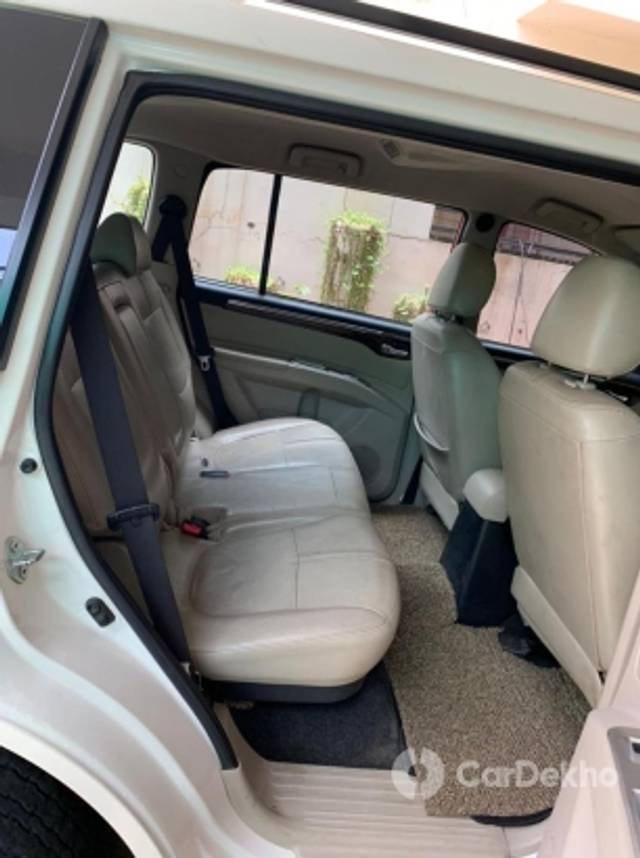 https://stimg2.cardekho.com/images/usedcarimages/large/3-2023/3655395/PHOTO-2023-01-17-11-14-0510.jpg?imwidth=6401