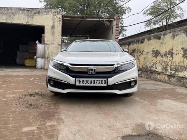 https://stimg2.cardekho.com/images/usedcarimages/large/3-2023/3655993/B486848C-22BD-4278-B5D4-C9B1A5ED1C97.jpg?imwidth=6400
