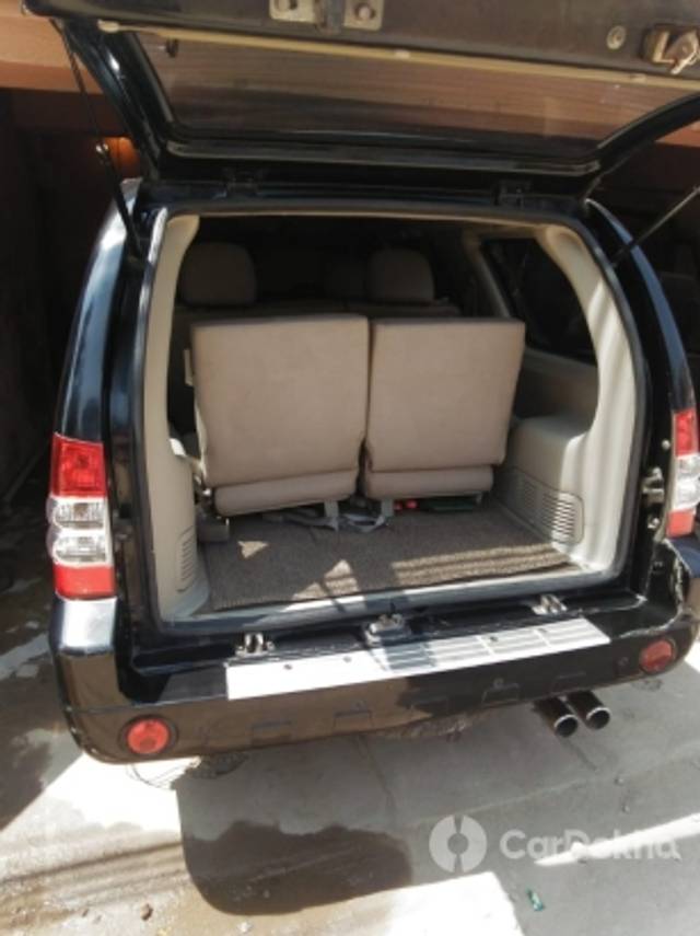 https://stimg2.cardekho.com/images/usedcarimages/large/3-2023/3656432/WhatsAppImage2023-03-15at12.43.28(2).jpg?imwidth=6402