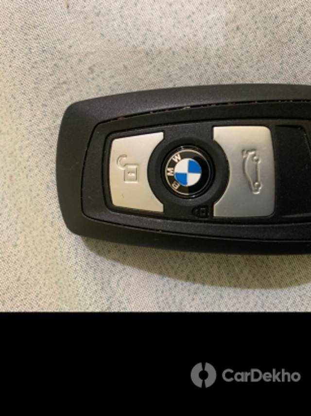 https://stimg2.cardekho.com/images/usedcarimages/large/3-2023/3656676/88AA7020-9411-40E2-AEDB-6F8C6FE88105.jpg?imwidth=6401