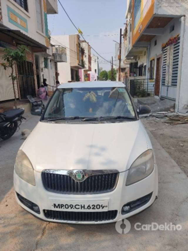 https://stimg2.cardekho.com/images/usedcarimages/large/3-2023/3656687/IMG_20230302_160010.jpg?imwidth=6400