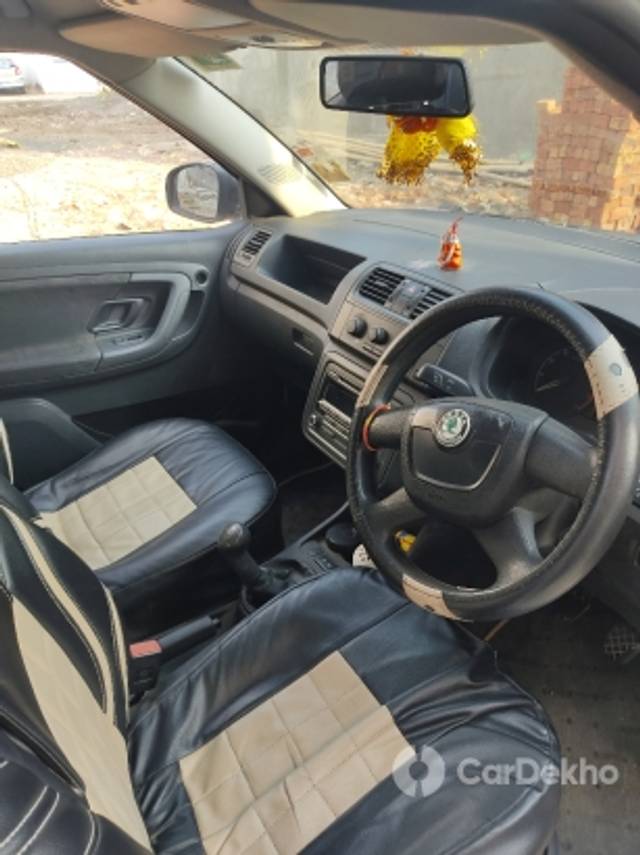 https://stimg2.cardekho.com/images/usedcarimages/large/3-2023/3656687/IMG_20230302_160029.jpg?imwidth=6401