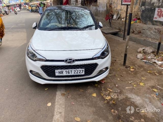 https://stimg2.cardekho.com/images/usedcarimages/large/3-2023/3656733/57BE9C59-0CC4-4EA4-B8D8-A913F432F1DD.jpg?imwidth=6400