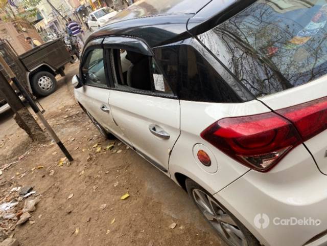 https://stimg2.cardekho.com/images/usedcarimages/large/3-2023/3656733/A3836D36-0DA6-42F9-BB7B-382B401A6E9E.jpg?imwidth=6402