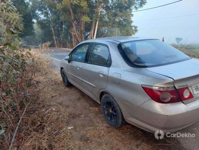 https://stimg2.cardekho.com/images/usedcarimages/large/3-2023/3656945/4536C45C-13FB-4E41-8E68-CC3EBA518AB1.jpg?imwidth=6401