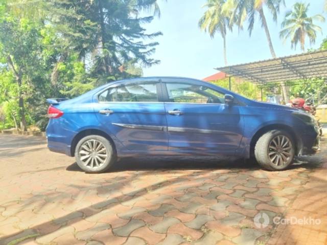 https://stimg2.cardekho.com/images/usedcarimages/large/3-2023/3657556/IMG20230321103136-01.jpg?imwidth=6401
