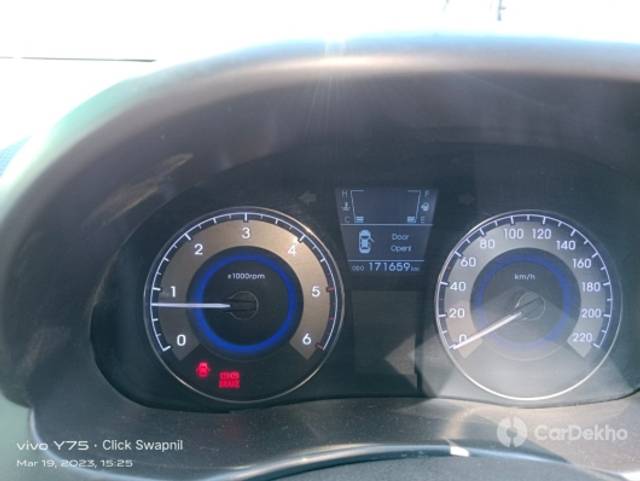 https://stimg2.cardekho.com/images/usedcarimages/large/3-2023/3657583/IMG-20230319-WA0008.jpg?imwidth=6402