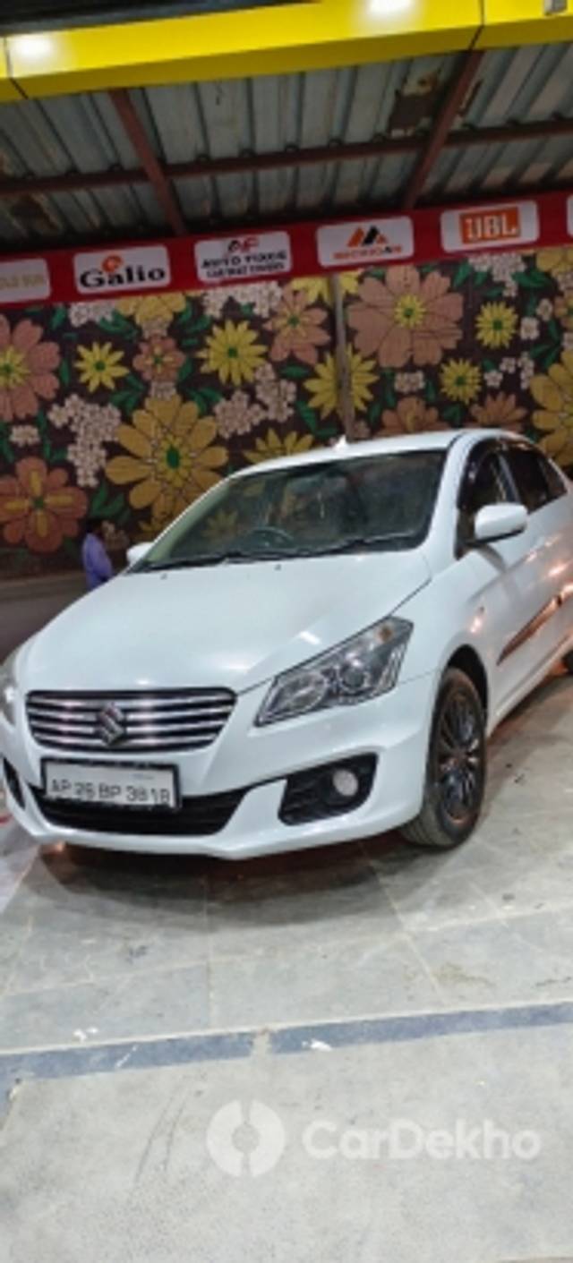 https://stimg2.cardekho.com/images/usedcarimages/large/3-2023/3657767/IMG_20230317_190029.jpg?imwidth=6401