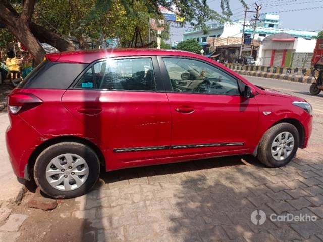 https://stimg2.cardekho.com/images/usedcarimages/large/3-2023/3657808/IMG_20230322_105018.jpg?imwidth=6401