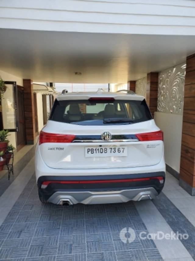 https://stimg2.cardekho.com/images/usedcarimages/large/3-2023/3657837/IMG-20221120-WA0006.jpg?imwidth=6402