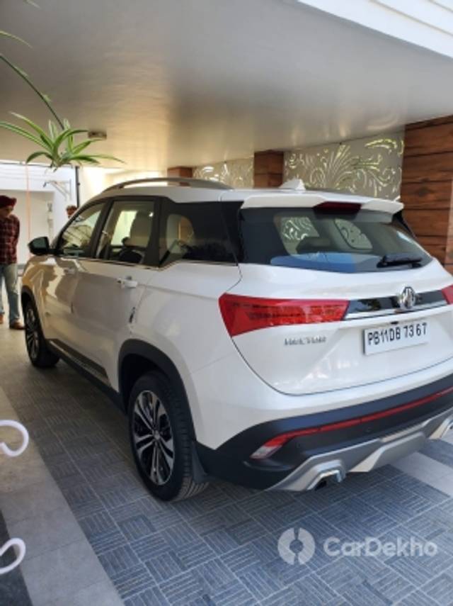 https://stimg2.cardekho.com/images/usedcarimages/large/3-2023/3657837/IMG-20221120-WA0009.jpg?imwidth=6401