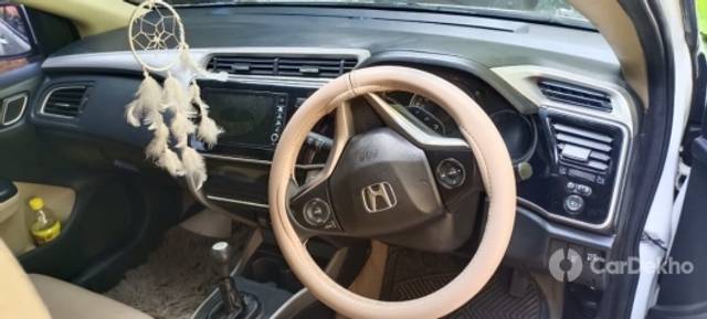 https://stimg2.cardekho.com/images/usedcarimages/large/3-2023/3658228/hondacity3.jpg?imwidth=6401