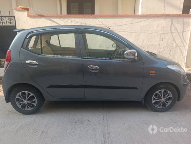 https://stimg2.cardekho.com/images/usedcarimages/large/3-2023/3658383/16794835281951607896607599801410.jpg?imwidth=6401