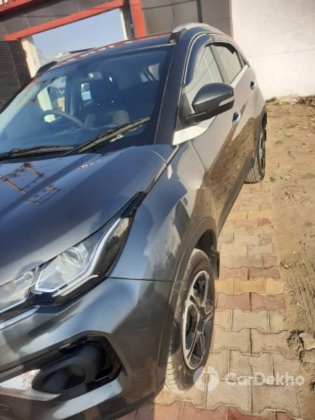 https://stimg2.cardekho.com/images/usedcarimages/large/3-2023/3658652/66F6531B-68E9-4F5B-8F46-F8CF46D669A7.jpg?imwidth=6402