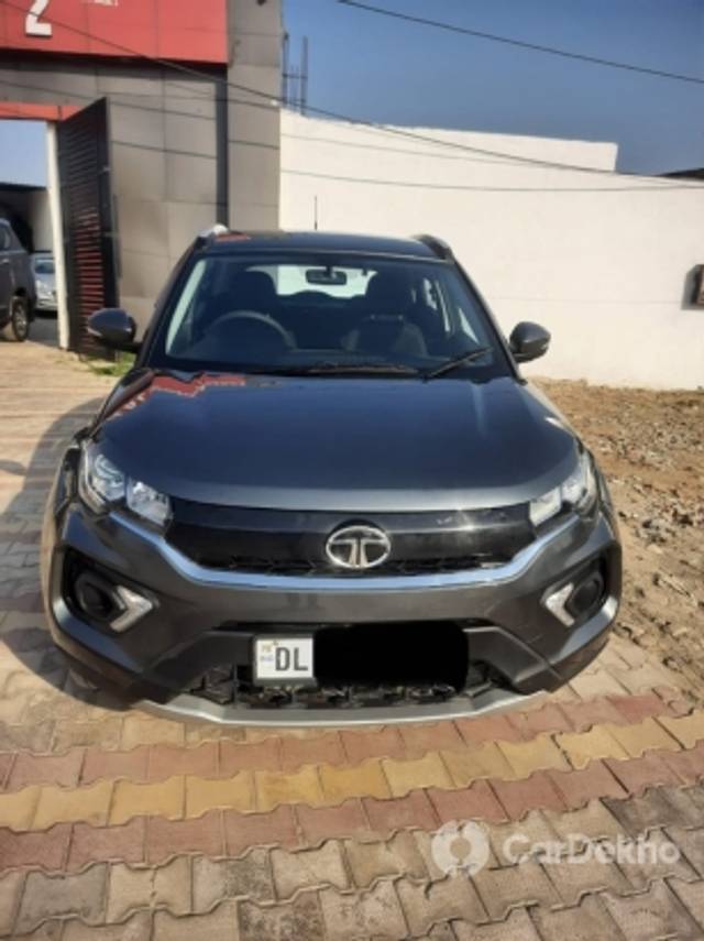 https://stimg2.cardekho.com/images/usedcarimages/large/3-2023/3658652/7A4C21BE-123E-4BBC-8751-C5A506C6FE15.jpg?imwidth=6400