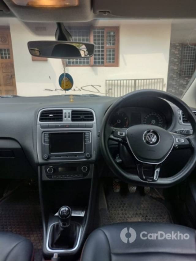 https://stimg2.cardekho.com/images/usedcarimages/large/3-2023/3658784/WhatsAppImage2023-03-22at11.29.13.jpg?imwidth=6401