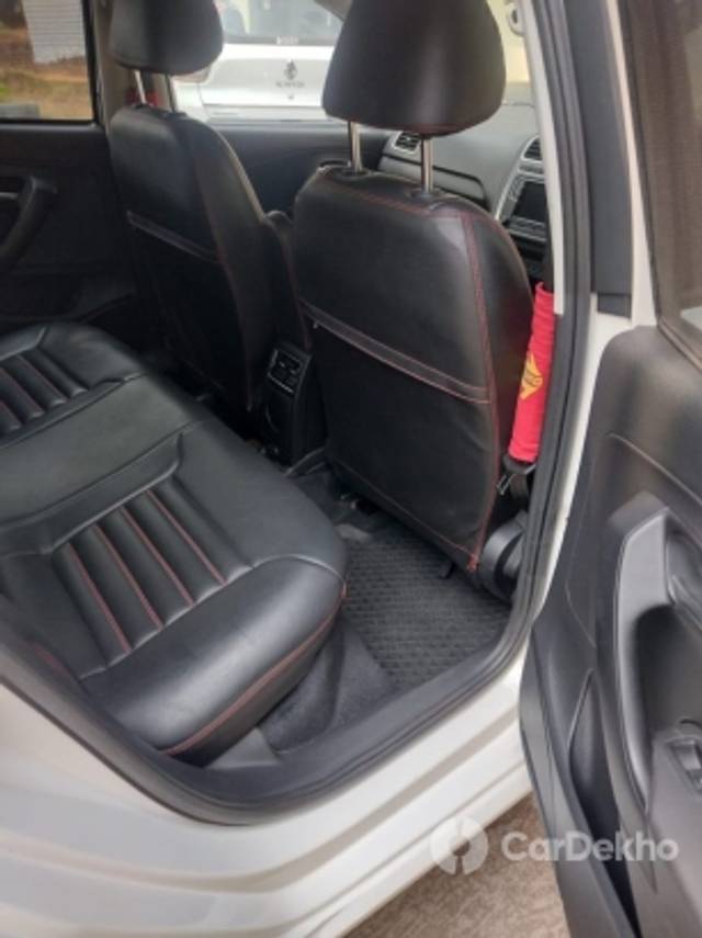 https://stimg2.cardekho.com/images/usedcarimages/large/3-2023/3658784/WhatsAppImage2023-03-22at11.29.14(2).jpg?imwidth=6402