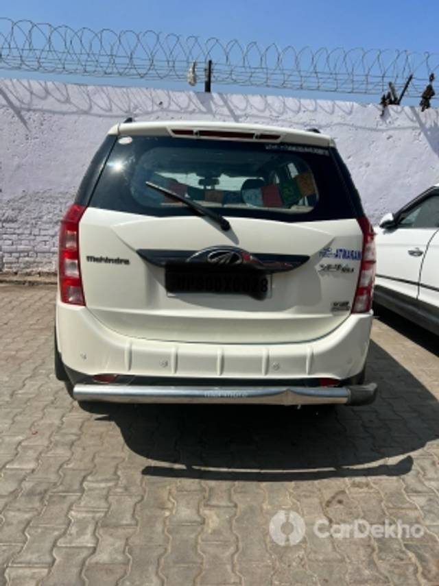 https://stimg2.cardekho.com/images/usedcarimages/large/3-2023/3658806/1F118D94-A2C7-470A-A276-719E3582D5E7.jpg?imwidth=6401