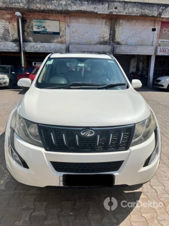 https://stimg2.cardekho.com/images/usedcarimages/large/3-2023/3658806/A6017E65-5B6C-4670-86CE-18C176685E20.jpg?imwidth=6400