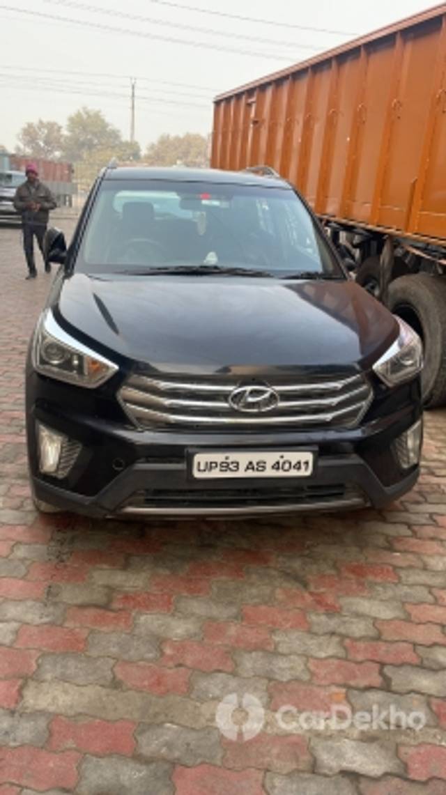 https://stimg2.cardekho.com/images/usedcarimages/large/3-2023/3658943/C7D1FFDB-E717-4A6C-901E-280214274CC1.jpg?imwidth=6400
