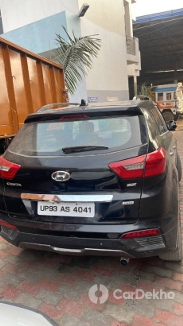https://stimg2.cardekho.com/images/usedcarimages/large/3-2023/3658943/FF526B62-C376-4125-BC05-56CA2C3DF907.jpg?imwidth=6402
