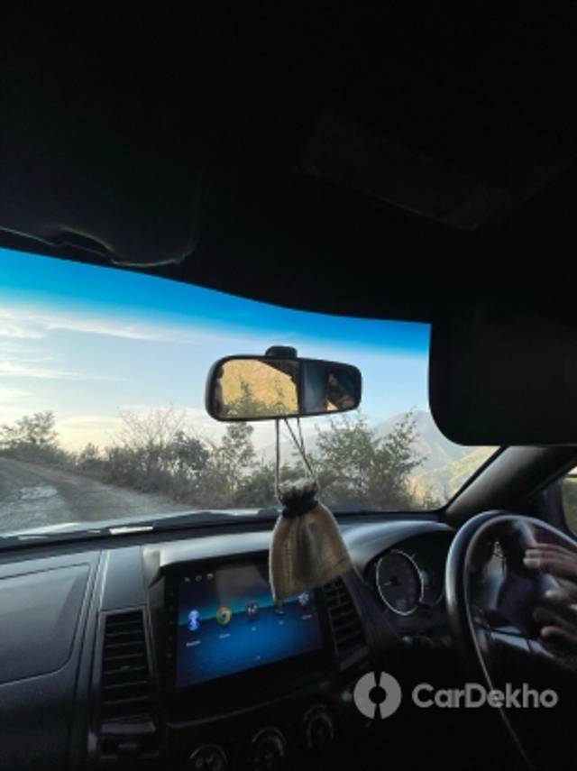 https://stimg2.cardekho.com/images/usedcarimages/large/3-2023/3658981/15A0C5FD-467F-4E79-91F4-CE67D1687060.jpg?imwidth=6400