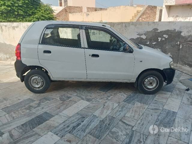 https://stimg2.cardekho.com/images/usedcarimages/large/3-2023/3659223/IMG20230323153113.jpg?imwidth=6402