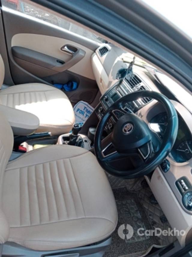 https://stimg2.cardekho.com/images/usedcarimages/large/3-2023/3659235/WhatsAppImage2023-03-22at15.19.37(1).jpg?imwidth=6400