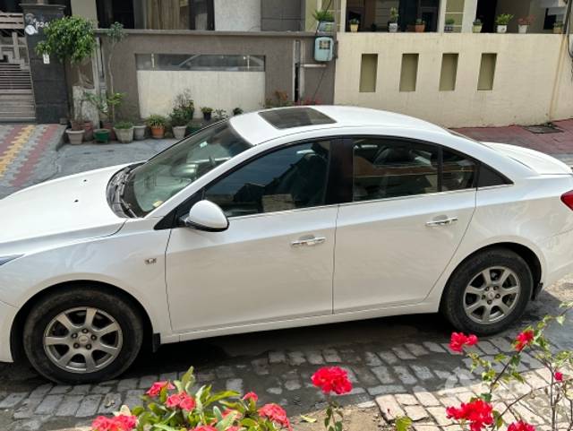https://stimg2.cardekho.com/images/usedcarimages/large/3-2023/3659266/85962999-B910-45D8-94CD-DB6828DE2F20.jpg?imwidth=6401