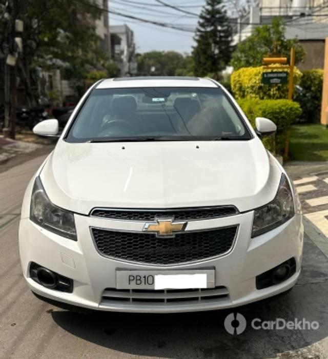 https://stimg2.cardekho.com/images/usedcarimages/large/3-2023/3659266/AAB78E96-42B2-4104-9631-6EEEE2567509.jpg?imwidth=6400