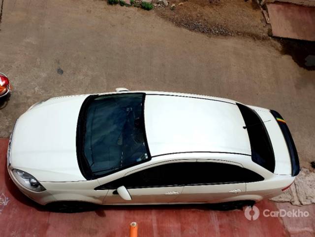 https://stimg2.cardekho.com/images/usedcarimages/large/3-2023/3659307/20190924_150500.jpg?imwidth=6402