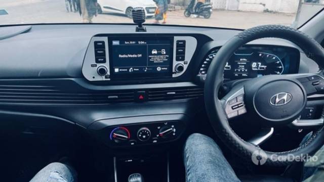 https://stimg2.cardekho.com/images/usedcarimages/large/3-2023/3659536/IMG-20230323-WA0019.jpg?imwidth=6401
