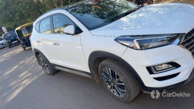 https://stimg2.cardekho.com/images/usedcarimages/large/3-2023/3660069/433063DC-C581-4480-ACD6-3DA41EFBA657.jpg?imwidth=6400