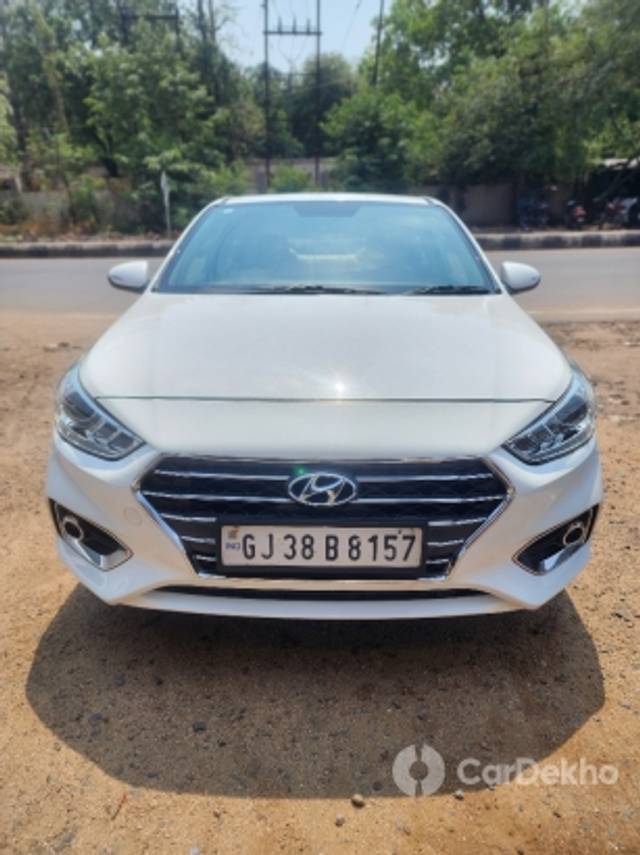 https://stimg2.cardekho.com/images/usedcarimages/large/3-2023/3660870/20230320_114151.jpg?imwidth=6400