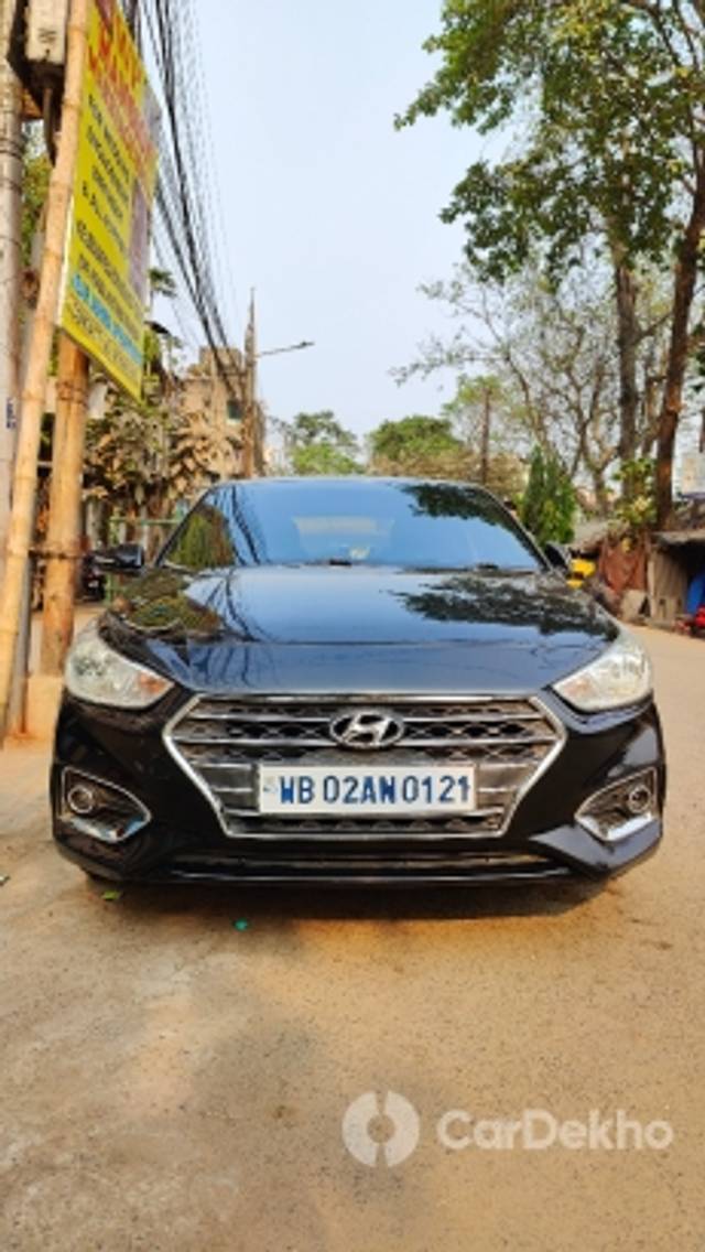 https://stimg2.cardekho.com/images/usedcarimages/large/3-2023/3660979/IMG20230312151239.jpg?imwidth=6400