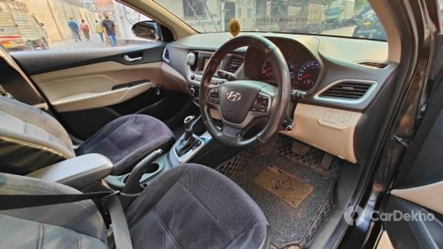 https://stimg2.cardekho.com/images/usedcarimages/large/3-2023/3660979/IMG20230312151332.jpg?imwidth=6402