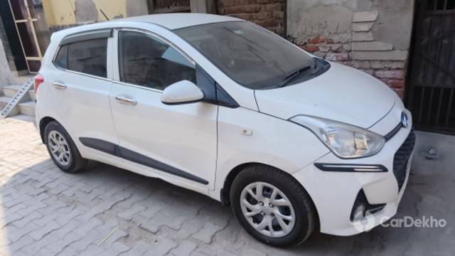 https://stimg2.cardekho.com/images/usedcarimages/large/3-2023/3661004/IMG-20230309-WA0009.jpg?imwidth=6400