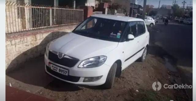 https://stimg2.cardekho.com/images/usedcarimages/large/3-2023/3661041/IMG_20230325_163649.jpg?imwidth=6400