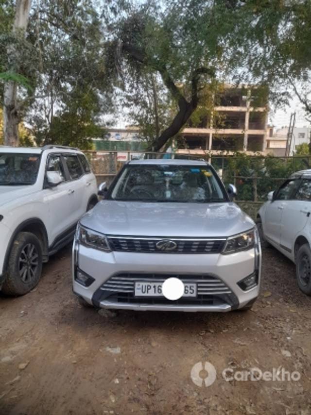 https://stimg2.cardekho.com/images/usedcarimages/large/3-2023/3661308/20230325_174559.jpg?imwidth=6400