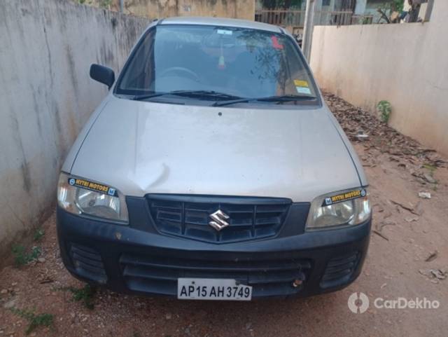 https://stimg2.cardekho.com/images/usedcarimages/large/3-2023/3664261/WhatsAppImage2023-03-26at6.04.45PM.jpg?imwidth=6400